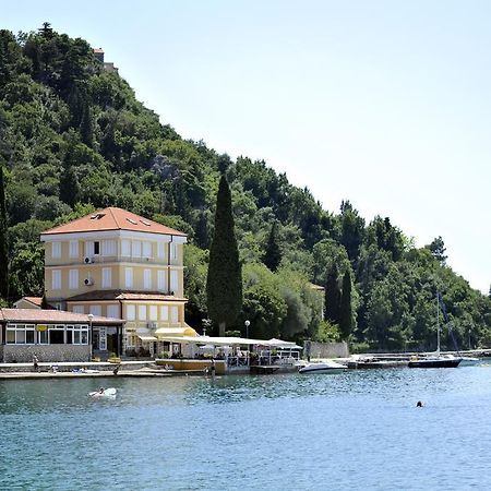 Bed&Breakfast Villa Eva Omisalj Exterior photo