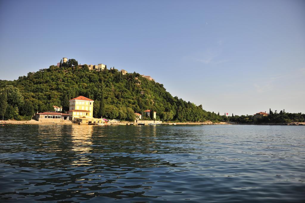 Bed&Breakfast Villa Eva Omisalj Exterior photo