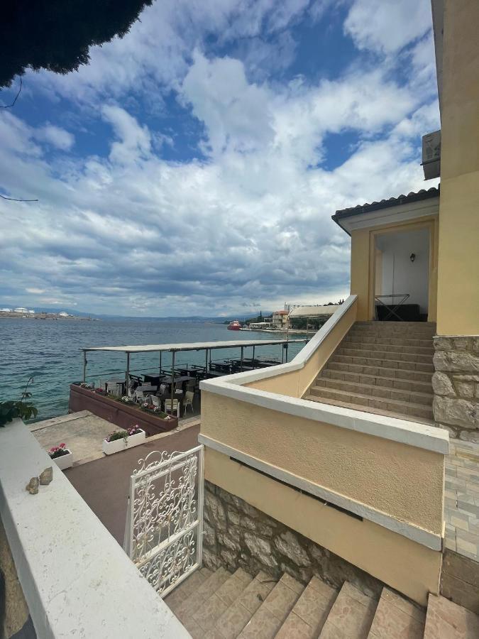 Bed&Breakfast Villa Eva Omisalj Exterior photo