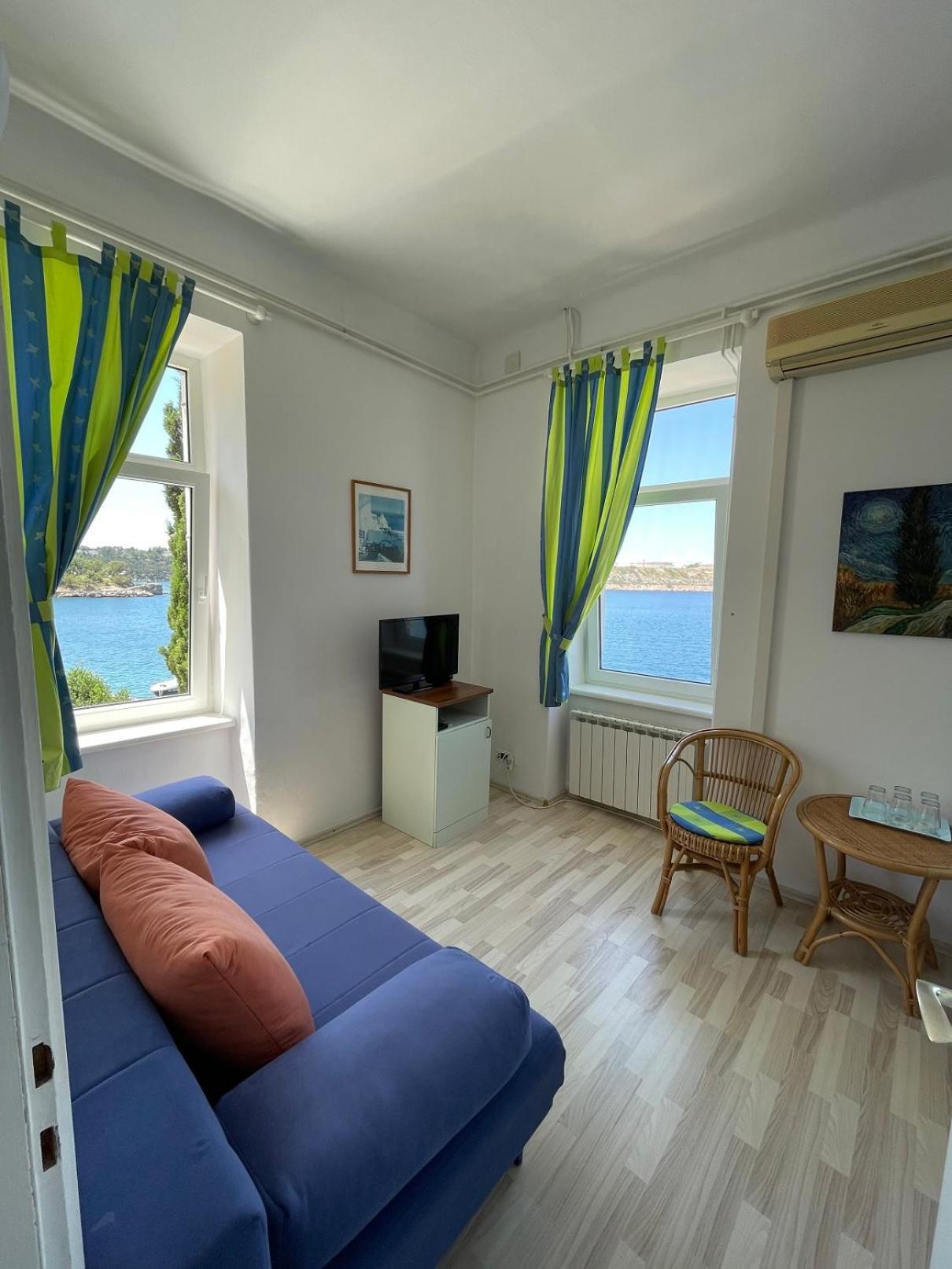Bed&Breakfast Villa Eva Omisalj Exterior photo