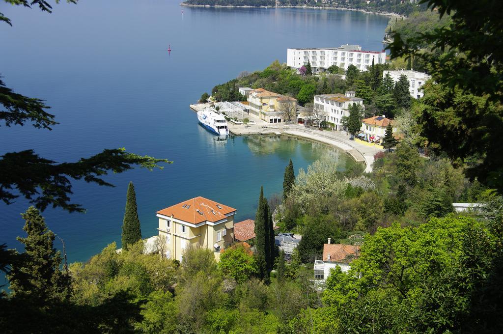 Bed&Breakfast Villa Eva Omisalj Exterior photo