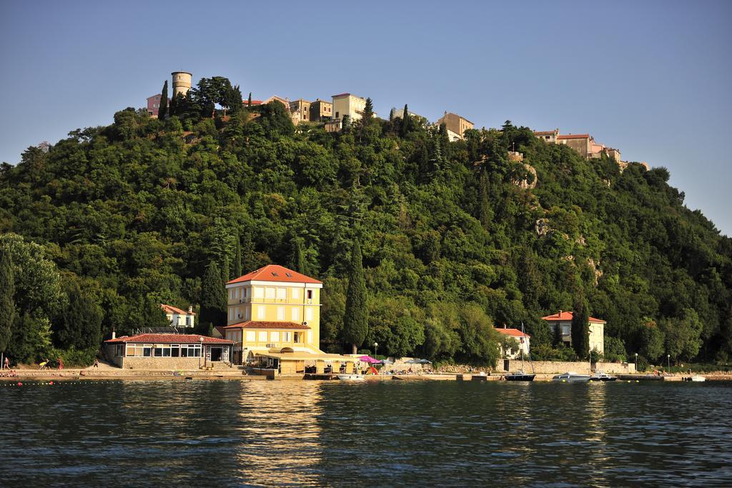 Bed&Breakfast Villa Eva Omisalj Exterior photo